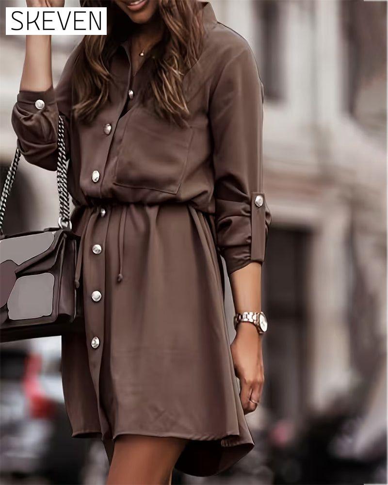 Robe cintrée unie à ceinture