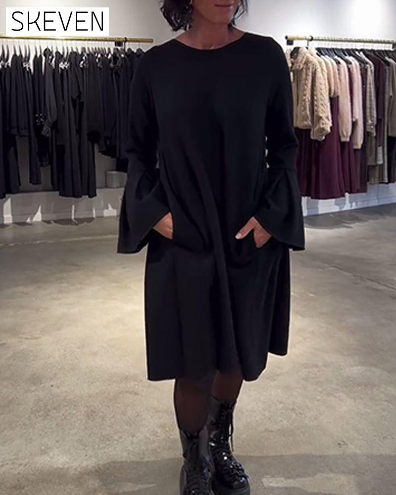 Robe unie à manches évasées et froncée