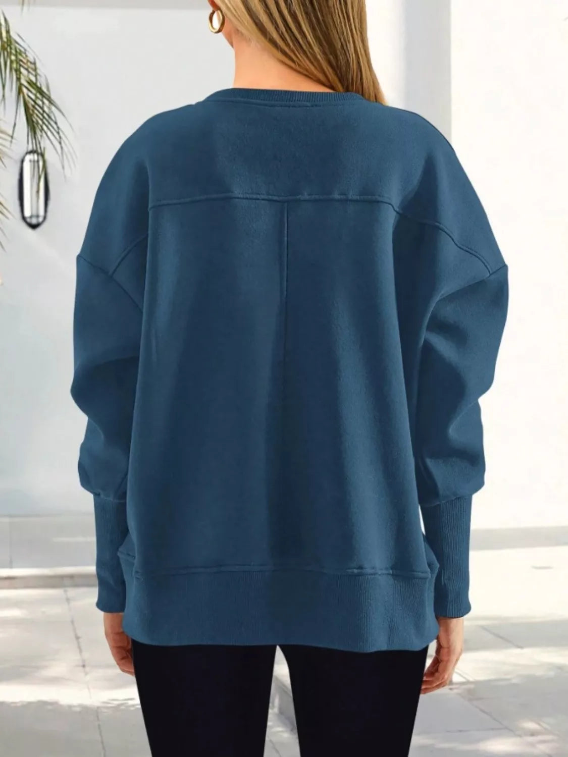 Lässiges Sweatshirt mit Seitenschlitz