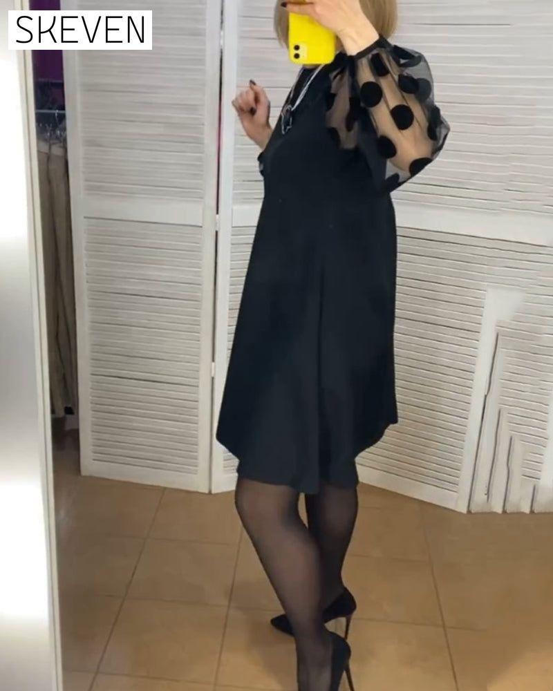 Elegantes Kleid mit Polka-Dot-Muster