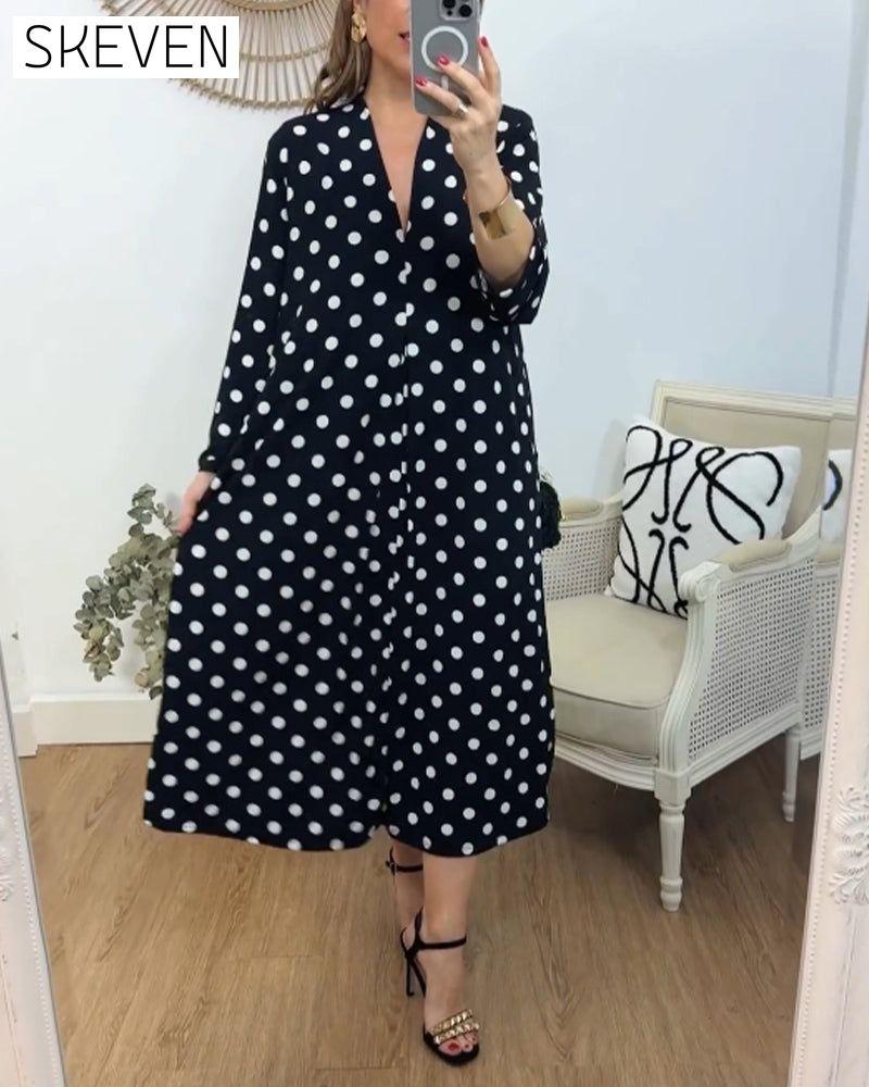 Robe ample à pois et col en V