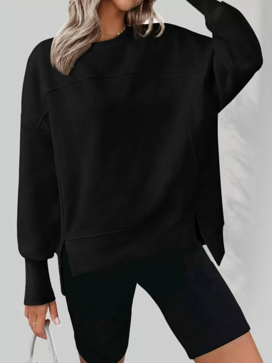 Lässiges Sweatshirt mit Seitenschlitz