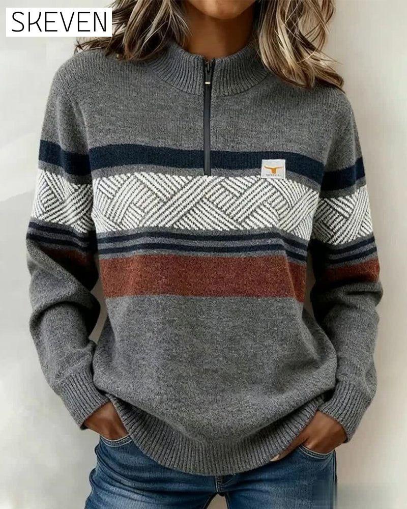 Langärmeliger, farblich abgesetzter Pullover