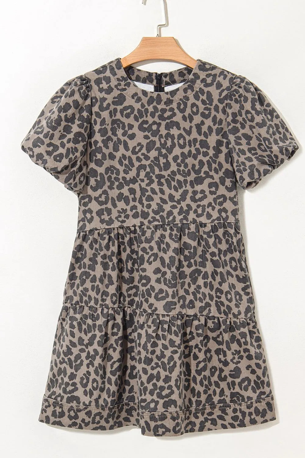 Leoparden-Jeanskleid mit Rundhalsausschnitt und Puffärmeln