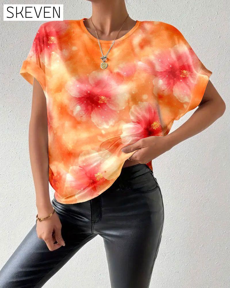 Rundhals-T-Shirt mit Batikmuster und großem Blumenmuster