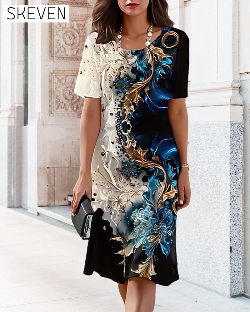 Bedrucktes, gerades Kleid mit Rundhalsausschnitt