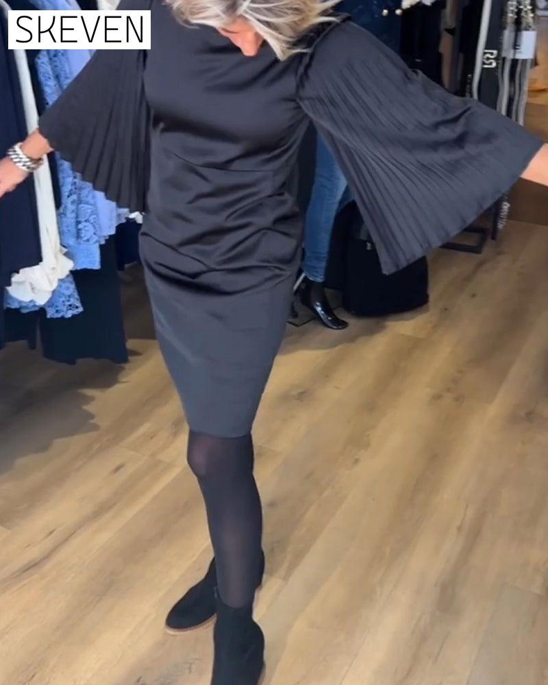 Kleid mit Glockenärmeln und Rundhalsausschnitt