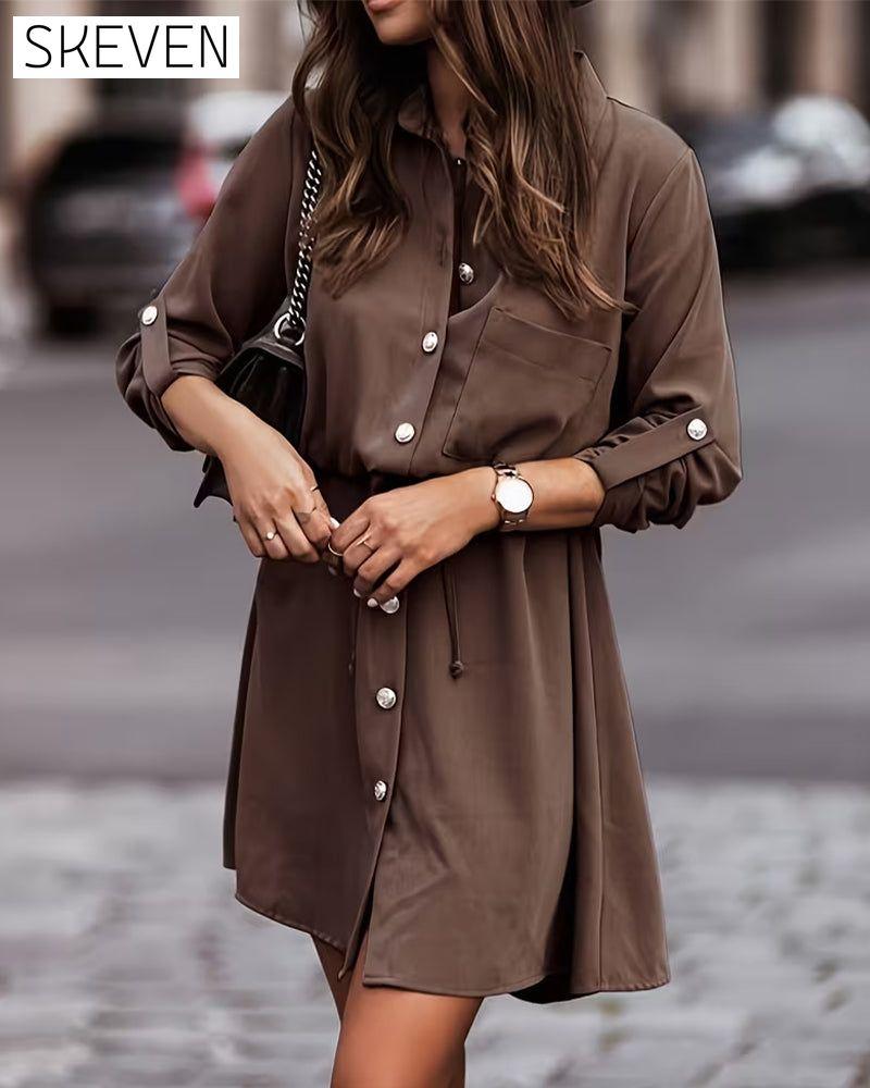 Robe cintrée unie à ceinture