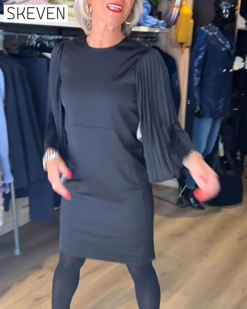 Kleid mit Glockenärmeln und Rundhalsausschnitt