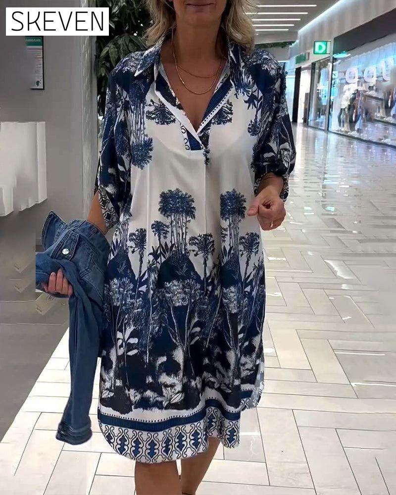 Lässiges Kleid mit botanischem Muster, Reverskragen und Dreiviertelärmeln