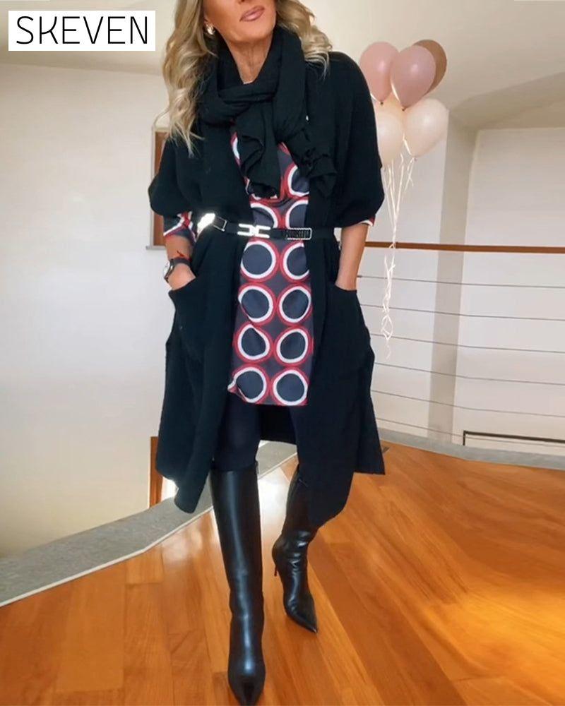 Lässige, einfarbige Strickjacke mit halben Ärmeln und Tasche