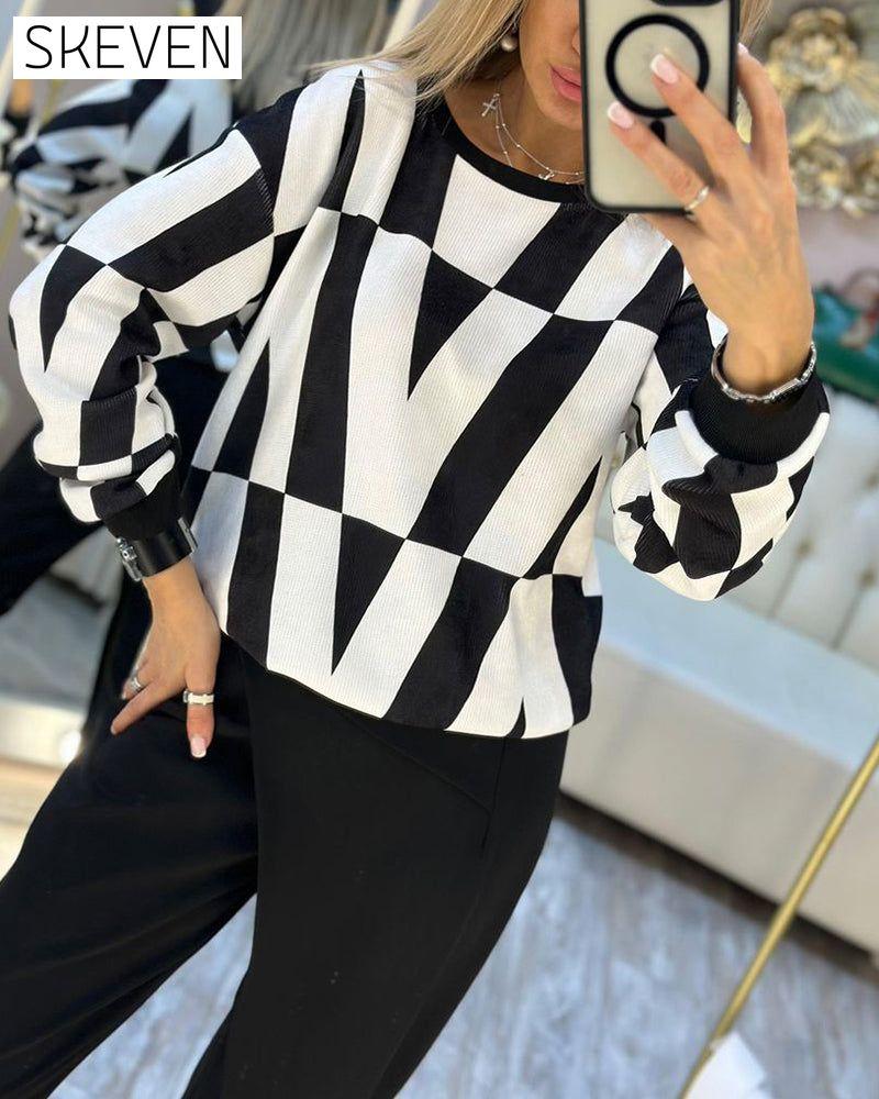 V-print crew neck sweatshirt