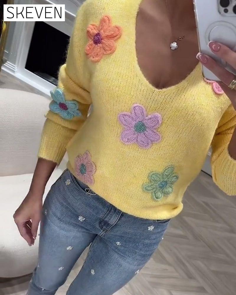 Long-Sleeved Floral V-Neck Pullover