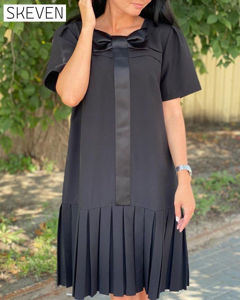 Short-sleeved pleated dress