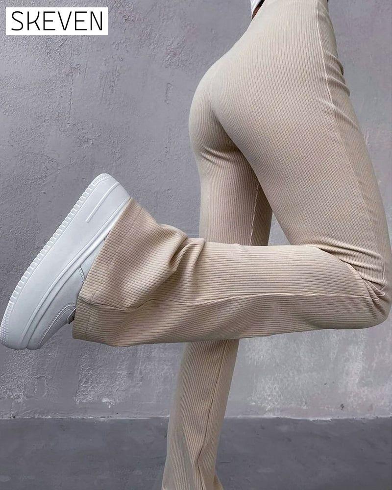 Einfarbige, ausgestellte Slim-Fit-Hose