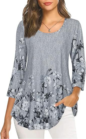 Plus-size Womens V-neck Buckle-front Loose-fit T-shirt