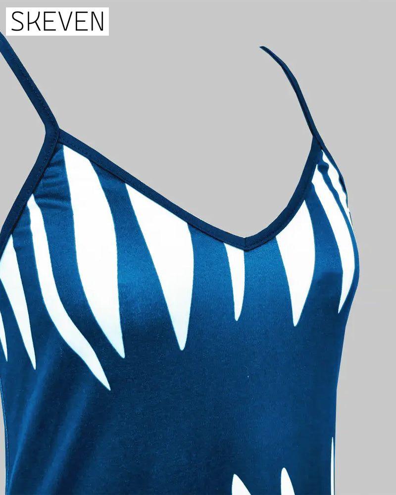 Temperamentvolles und modisches Trägerkleid mit V-Ausschnitt