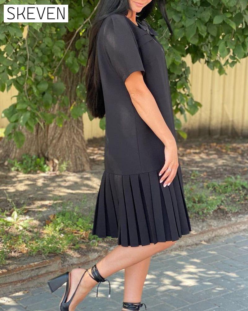 Short-sleeved pleated dress