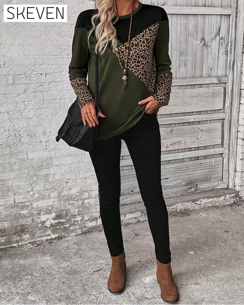 Rundhals-Top mit Leopardenmuster und Farbblock-Design