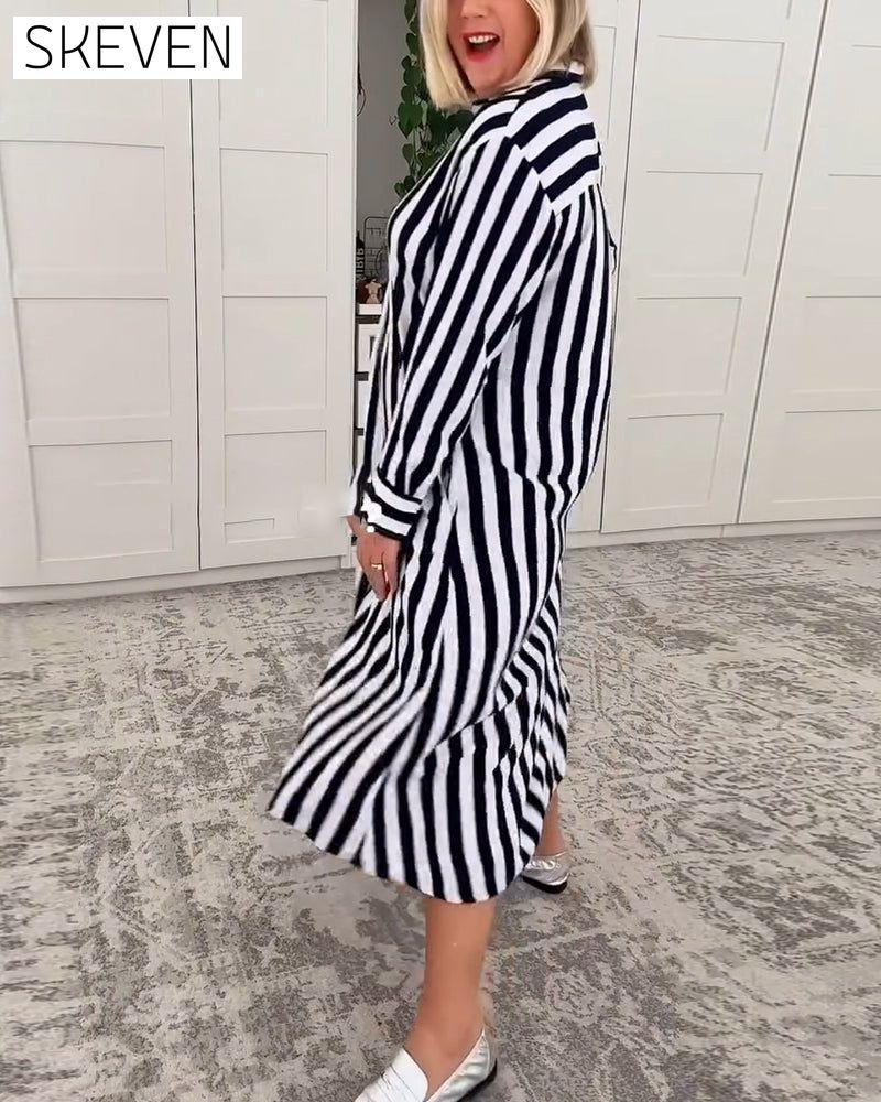Kleid mit Revers, Streifen und Tasche