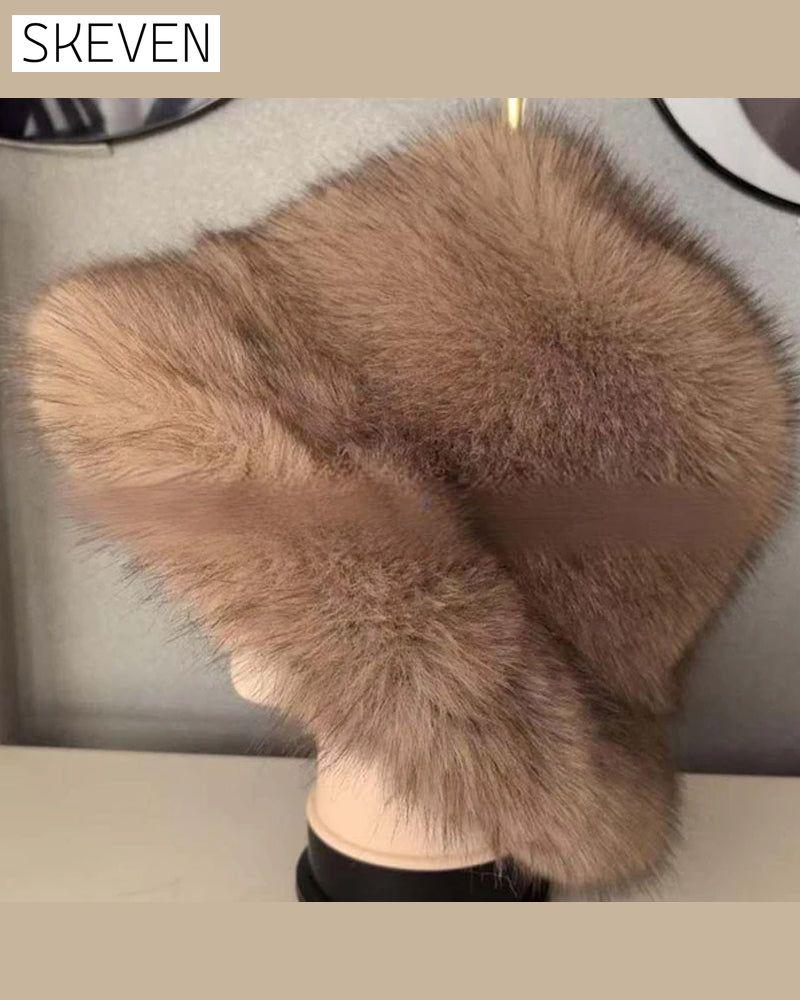 Bequeme und elegante Wintermütze mit Fell