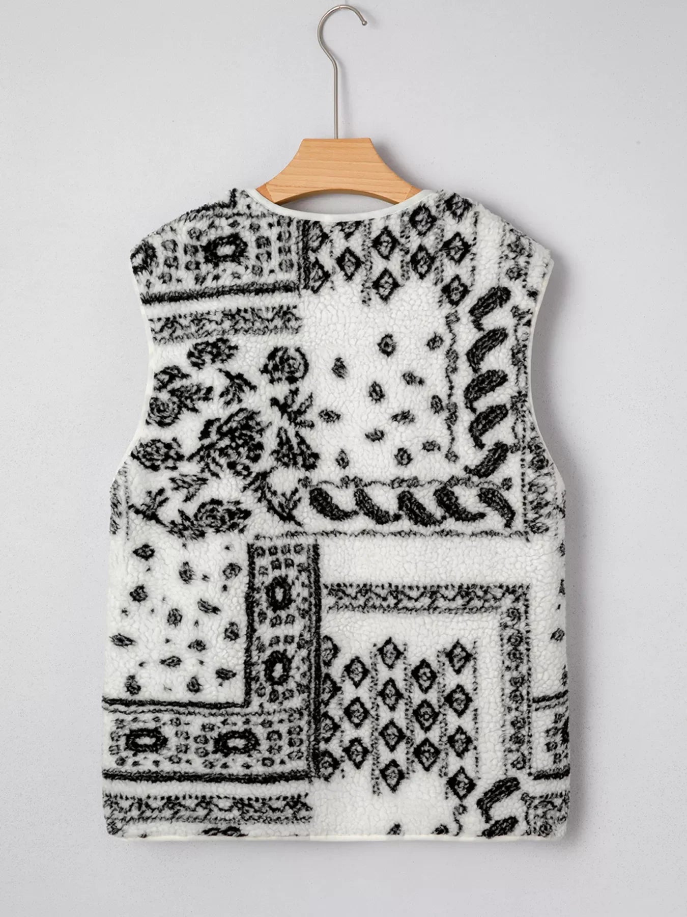 Sherpa-Weste mit Paisley-Print und Taschen im Western-Stil