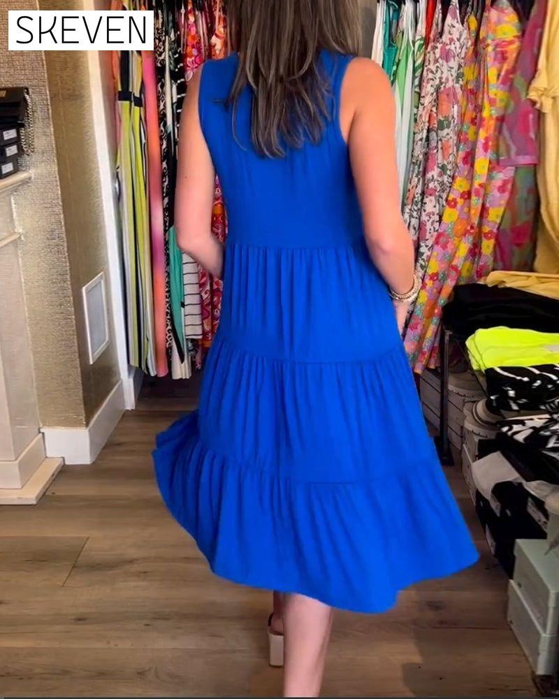 Plissiertes, ärmelloses, locker sitzendes Kleid