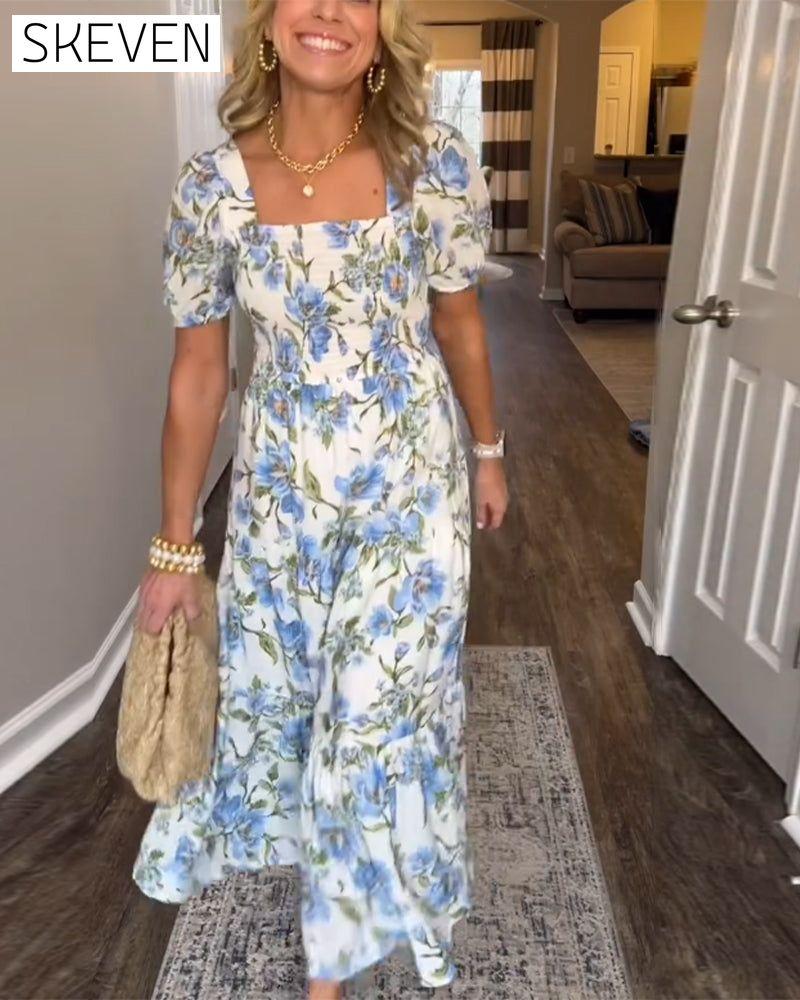 Kleid mit eckigem Ausschnitt, Falten und Blumenmuster in A-Linie
