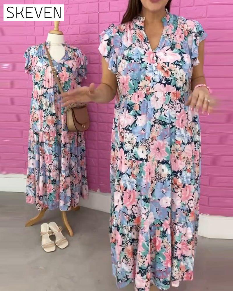 Lässiges Kurzarmkleid mit Blumenmuster und V-Ausschnitt