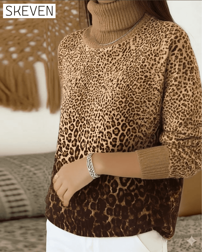 Lässiger Pullover mit Leopardenmuster und hohem Kragen