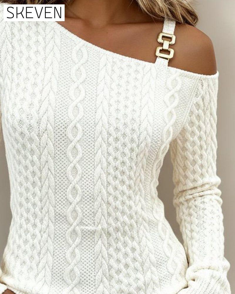 Strickpullover mit Zopfmuster und schulterfreiem Ausschnitt