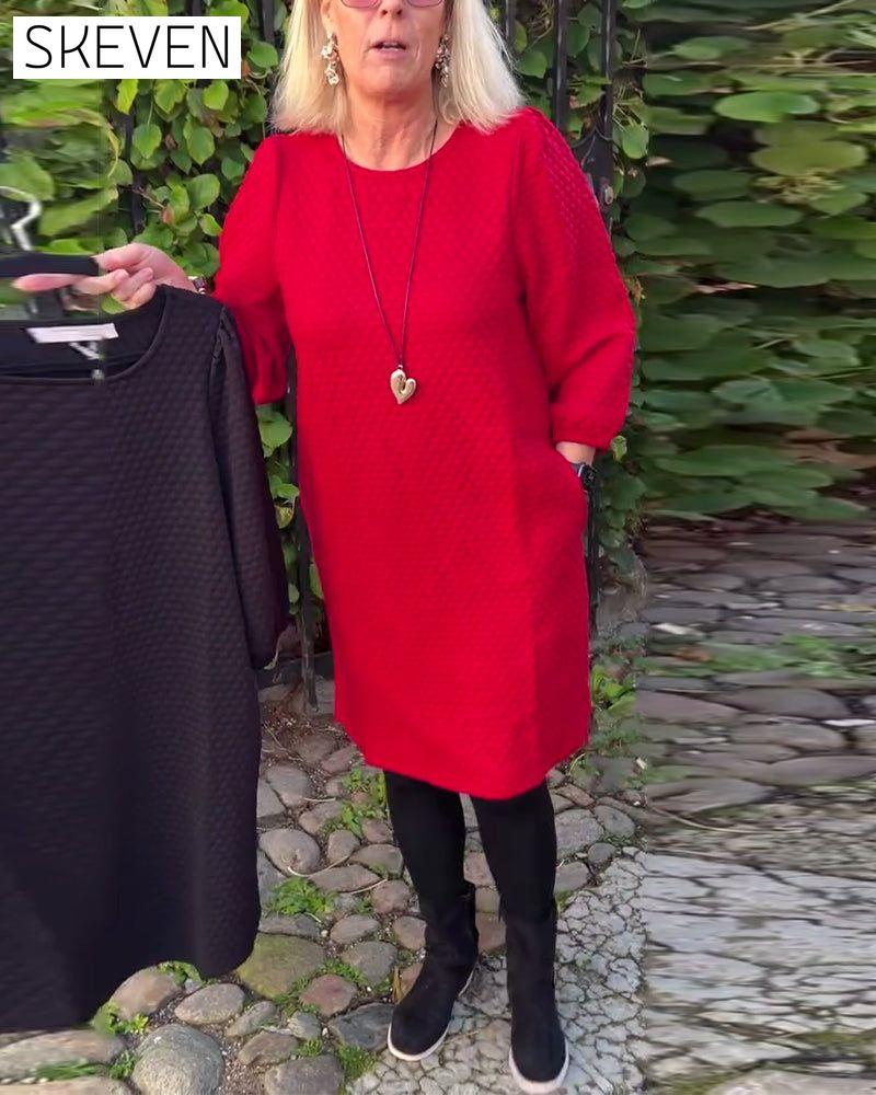 Lässiges einfarbiges Kleid mit Rundhalsausschnitt