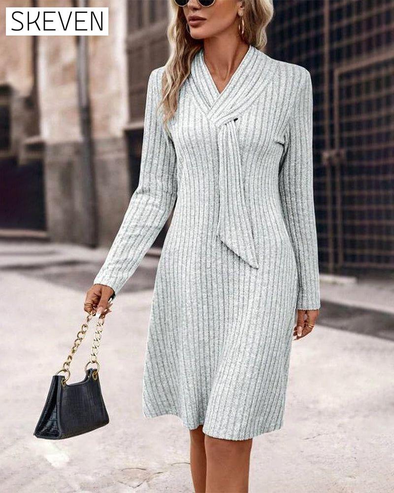Elegantes, einfarbiges Kleid in A-Linie