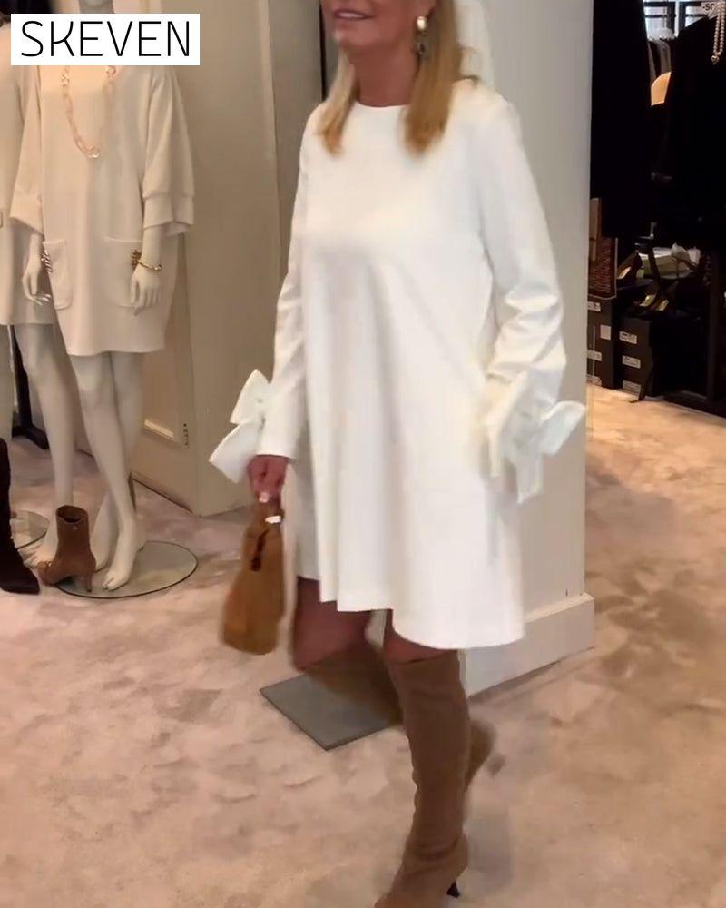 Modisches Kleid mit Rundhalsausschnitt und Schleifenärmeln