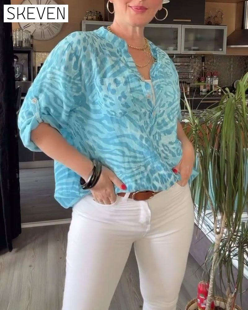 Bedruckte Bluse mit V-Ausschnitt, Tasche, Knopfleiste und Dreiviertelärmeln
