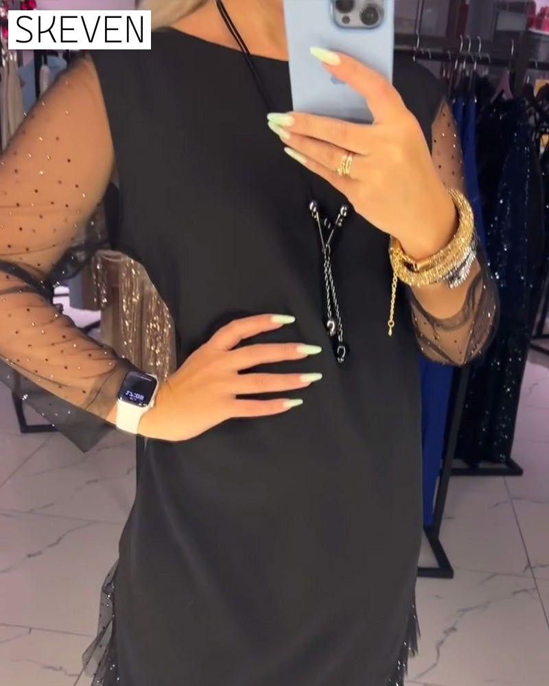 Robe à col rond et coutures en maille transparente