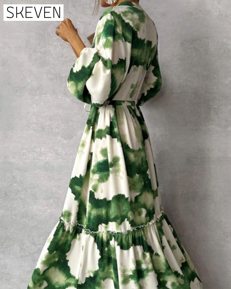 Elegantes Kleid mit Batik-Patchwork-Muster, Kordelzug und Ballonärmeln