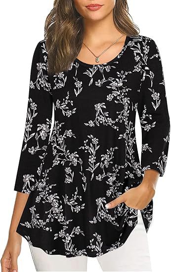 Plus-size Womens V-neck Buckle-front Loose-fit T-shirt