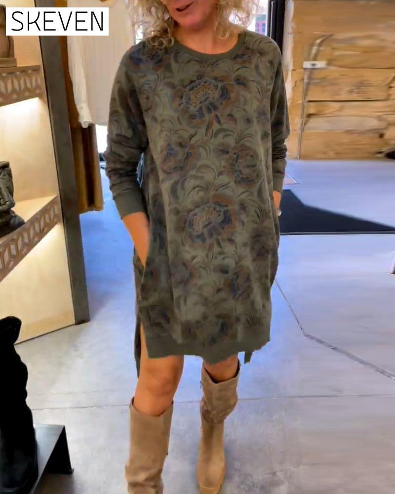 Locker gemustertes Kleid mit Rundhalsausschnitt