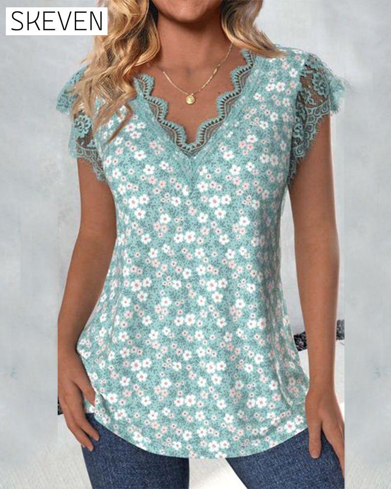 Lace collared printed blouse
