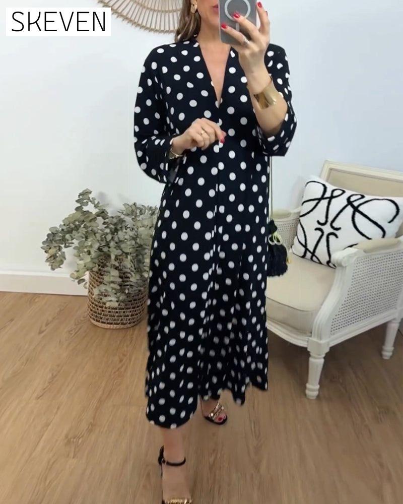 Robe ample à pois et col en V