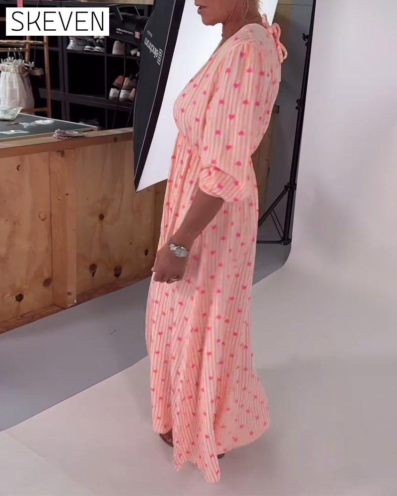 Robe élégante à col en V et imprimé cœur