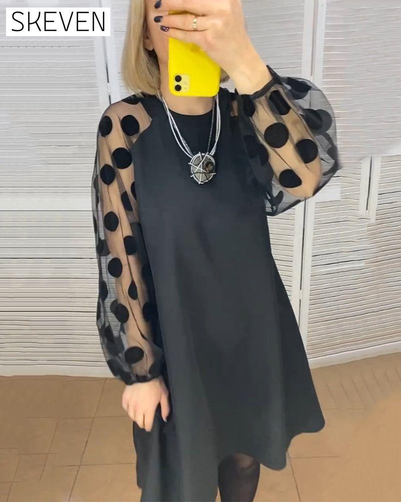 Elegantes Kleid mit Polka-Dot-Muster