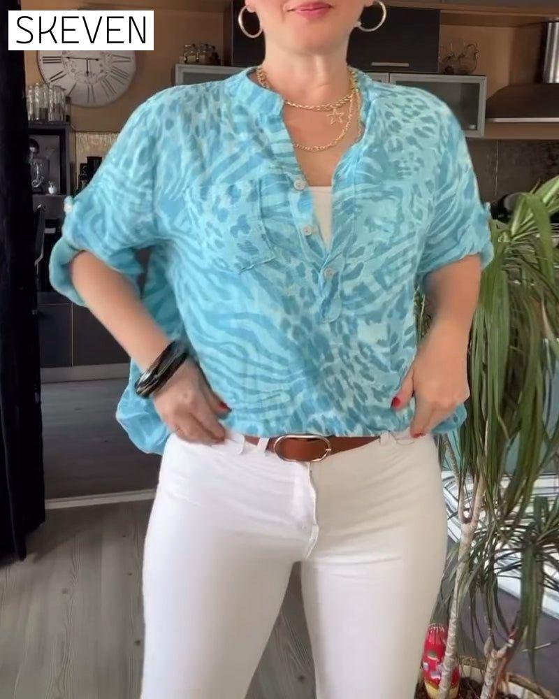 Bedruckte Bluse mit V-Ausschnitt, Tasche, Knopfleiste und Dreiviertelärmeln