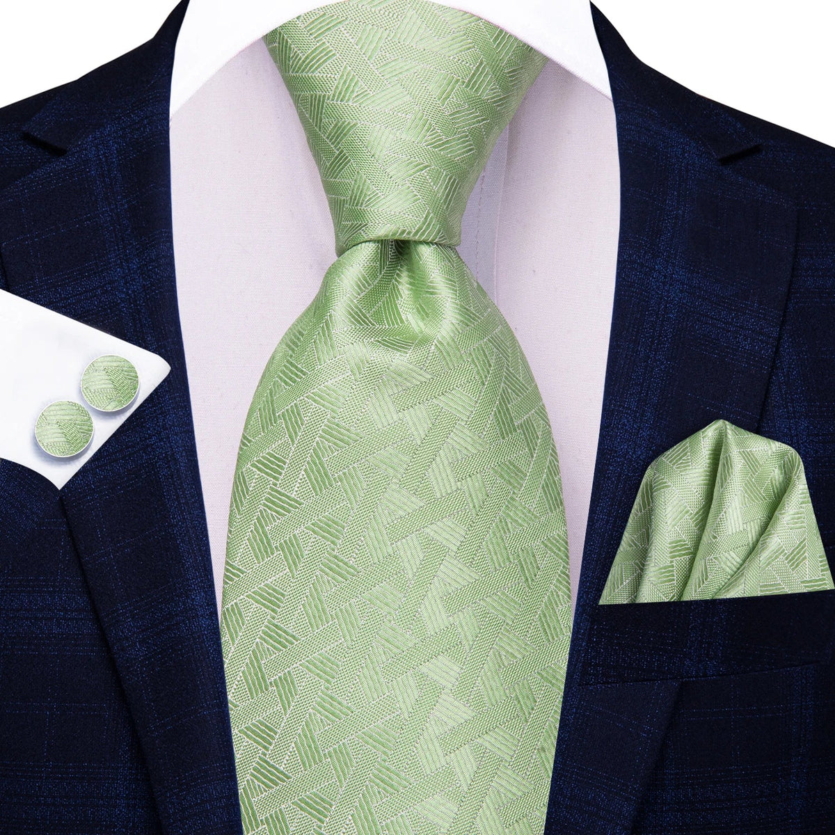 Elegant Necktie How to Tie - Perfect for Travel
