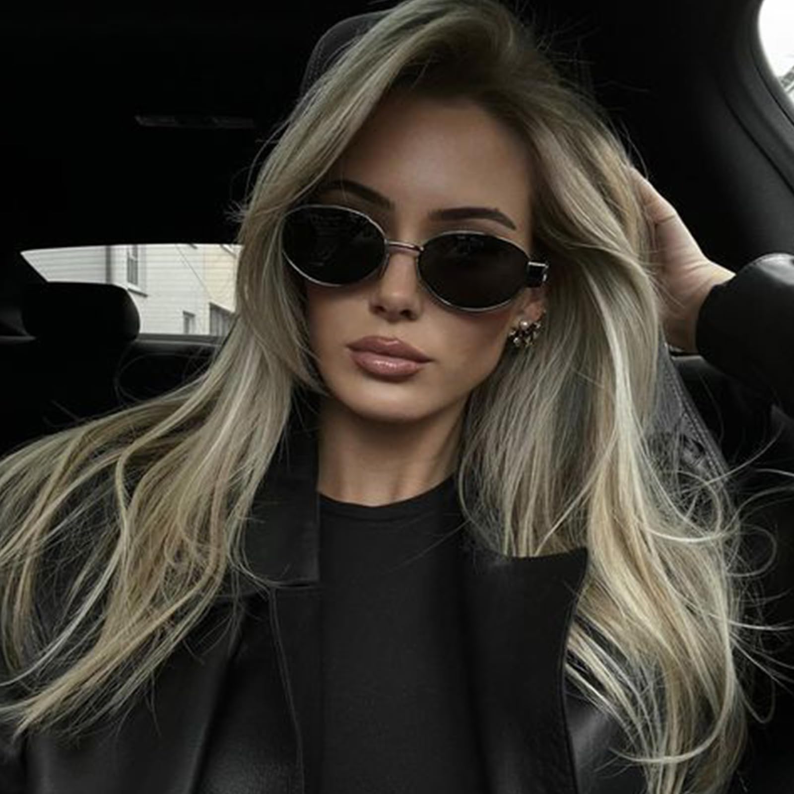 Sleek Oval Sunglasses for Women - Travel Essential