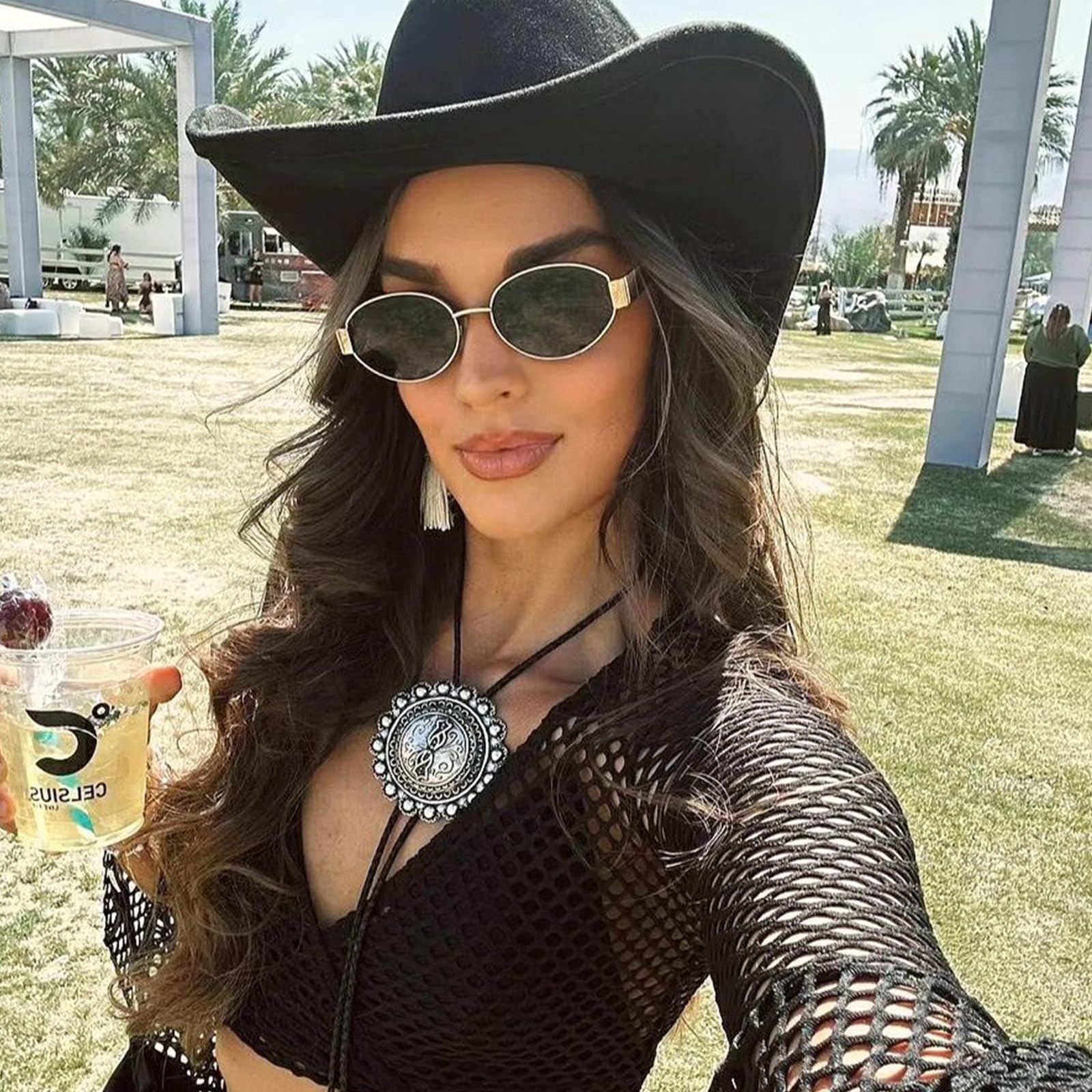 Sleek Oval Sunglasses for Women - Travel Essential