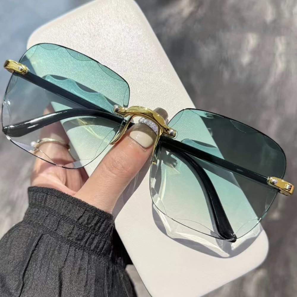 Oversized Sunglasses for Your Next Vacation Getaway