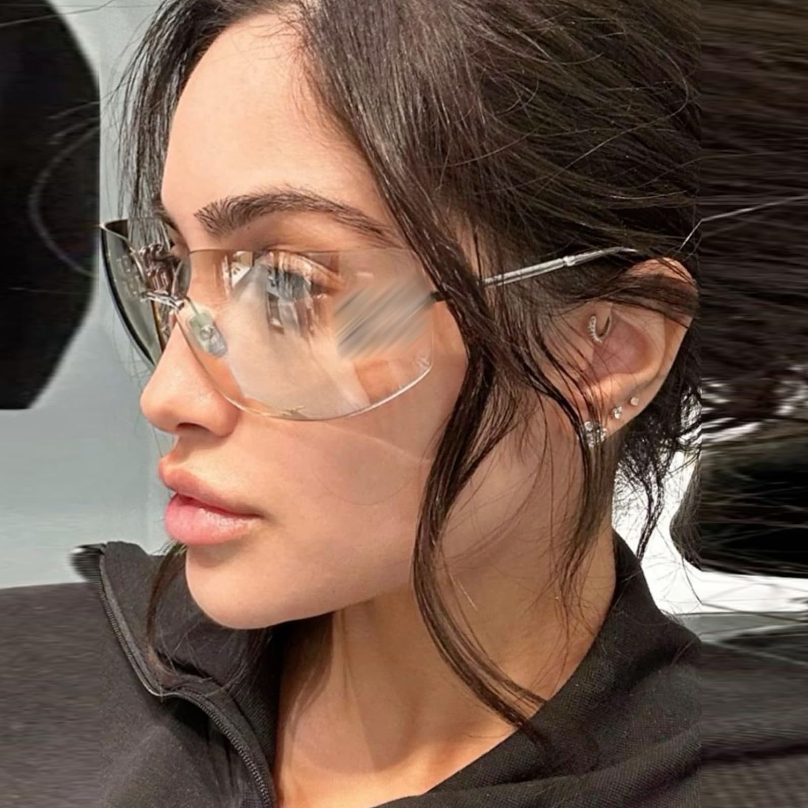 Chic Oversized Sunglasses for Women Travelers