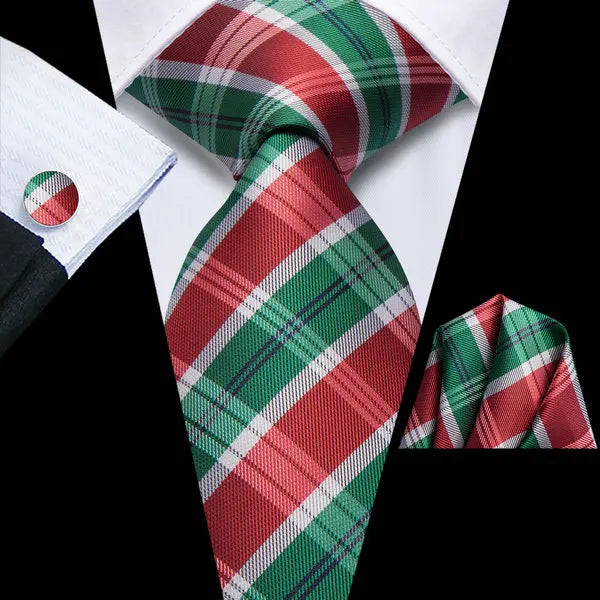 How to Fold a Pocket Square for Men’s Travel Style